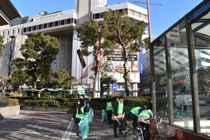 第101回清掃活動　横浜駅西口　ごみ拾い