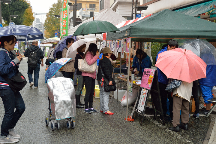 伊勢佐木町6丁目商店街　エコイベント＆地モノ市　豚汁　食品ループ